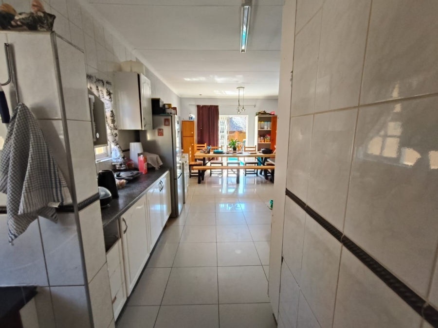 4 Bedroom Property for Sale in Geelhoutpark North West